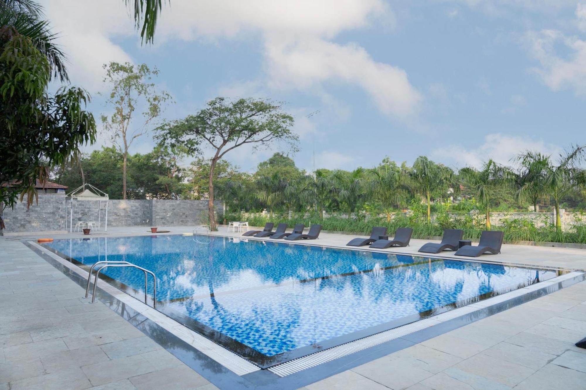 Sterling Stolen Heaven Lonavala Hotel Bagian luar foto